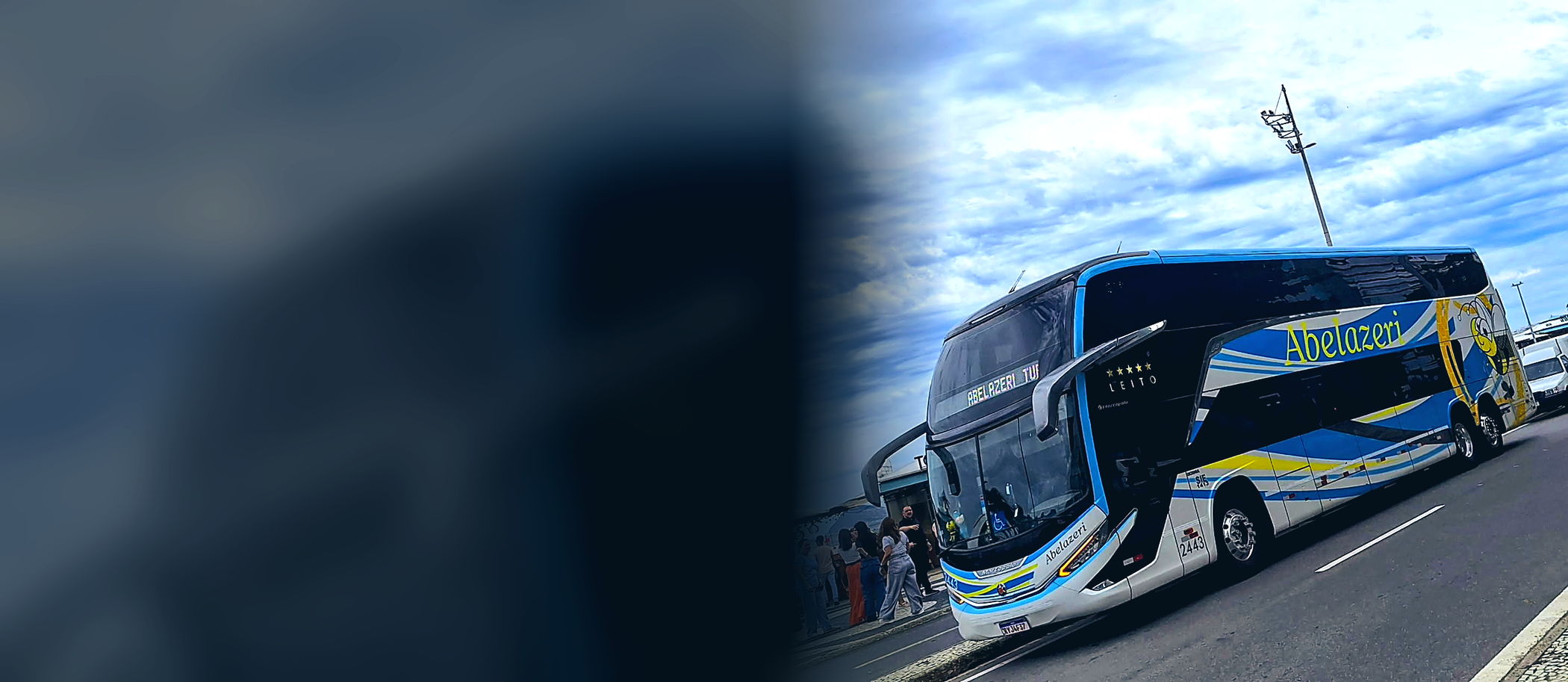 Ônibus da Abelazeri Turismo, de Criciúma