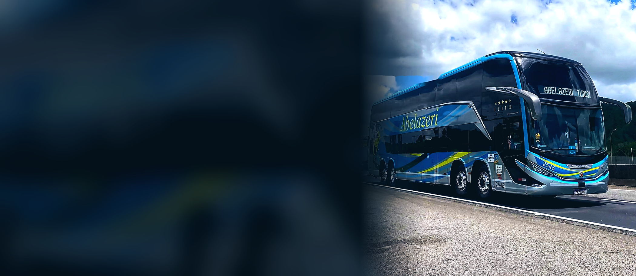 Ônibus da Abelazeri Turismo em viagem