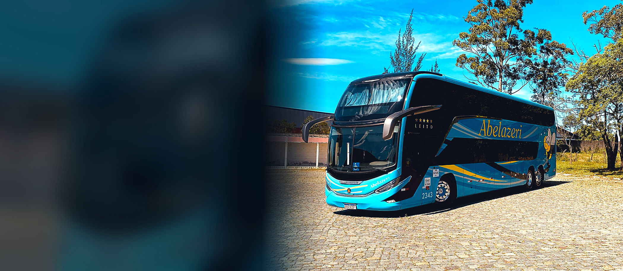 Ônibus da Abelazeri Turismo, de Criciúma